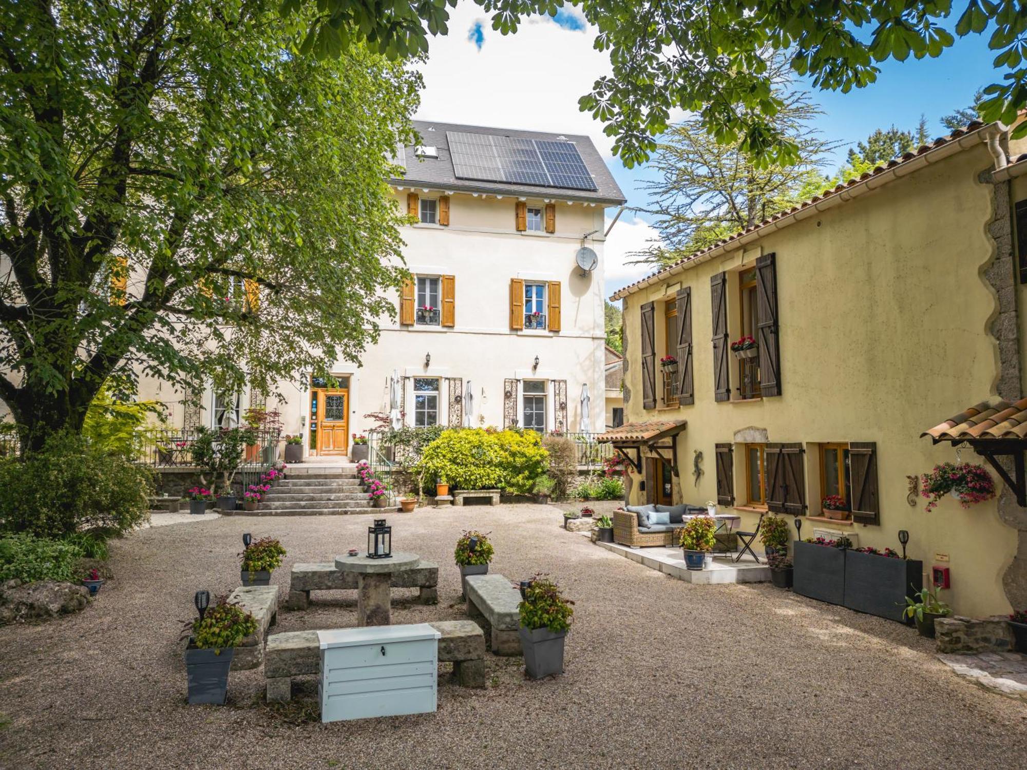 Gites Du Caylar - Chambres Et Appartments Le Caylar Kültér fotó